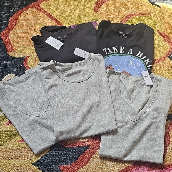 Banana Republic Tops - Lot of 5 GAP Banana Republic Black and Gray T-Shirt S